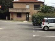 Grand parking+facade - Cabinet de psychothérapie à Aubenas en Ardèche